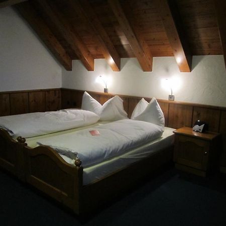 Hotel Zum Kreuz アーラウ エクステリア 写真