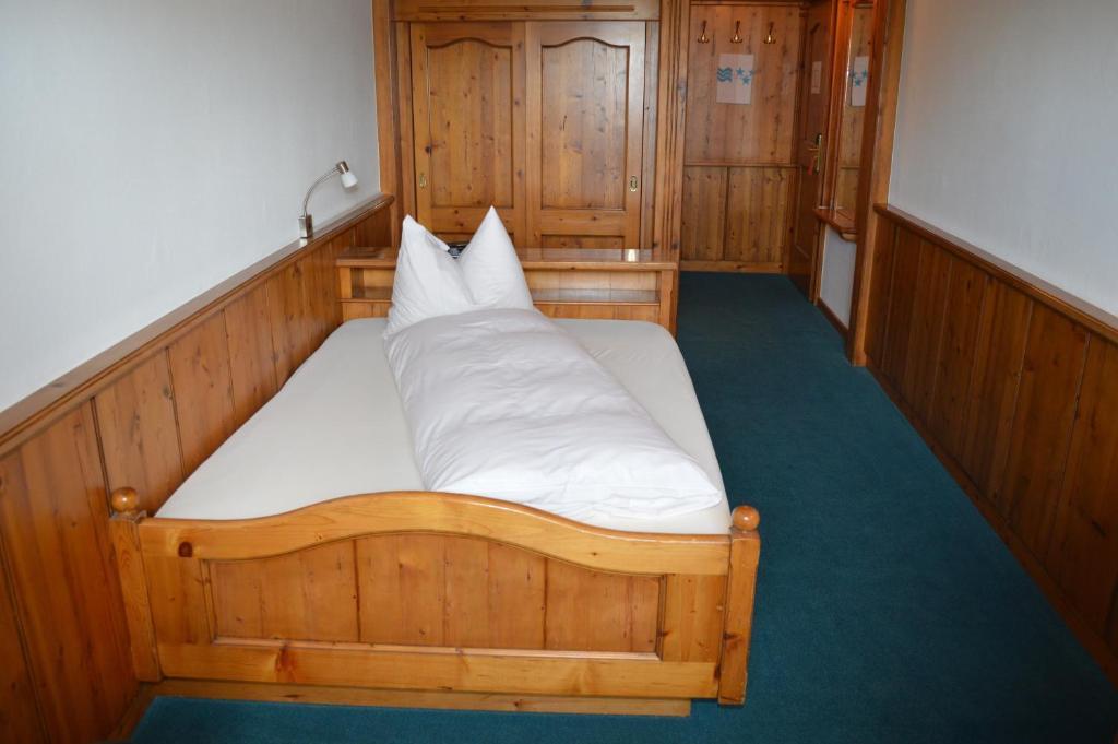 Hotel Zum Kreuz アーラウ 部屋 写真
